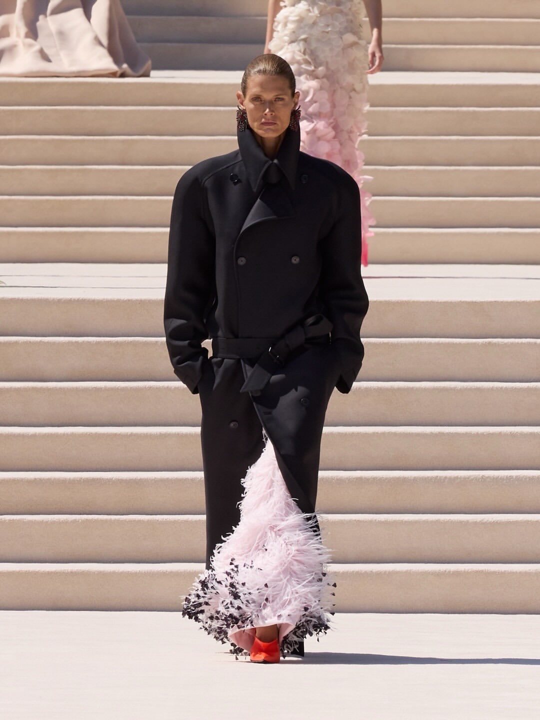 @balenciaga Haute Couture Show by @pppiccioli 

Casting by @piergiorgio @cross_bone_ @evagriavel 

#joemckenna 
@guidopalau 
@patmcgrathreal