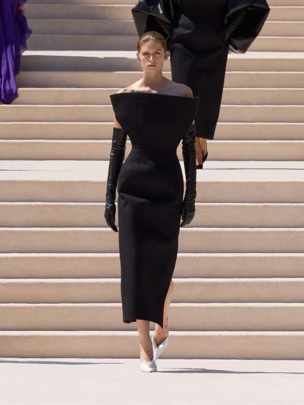 @balenciaga Haute Couture Show by @pppiccio...