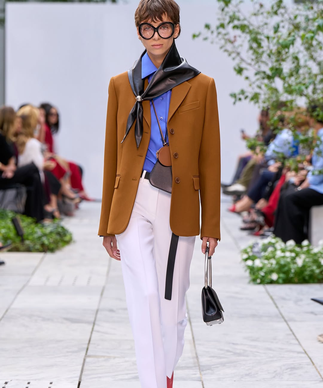 @michaelkors ss27 show

casting by @piergiorgio @clubjuliun @evagriavel 

@mr_carlos_nazario 
@hairbyorlandopita 
@dickpageface