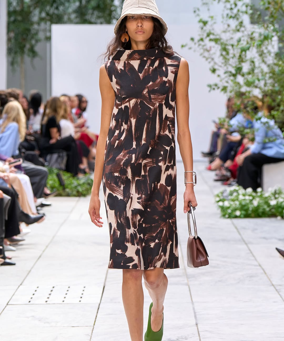 @michaelkors ss27 show

casting by @piergiorgio @clubjuliun @evagriavel 

@mr_carlos_nazario 
@hairbyorlandopita 
@dickpageface
