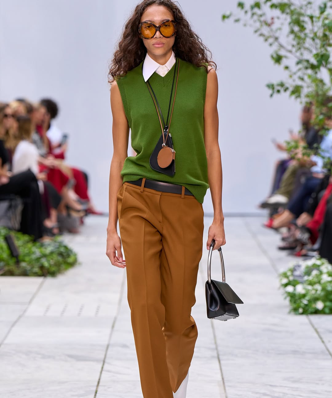 @michaelkors ss27 show

casting by @piergiorgio @clubjuliun @evagriavel 

@mr_carlos_nazario 
@hairbyorlandopita 
@dickpageface