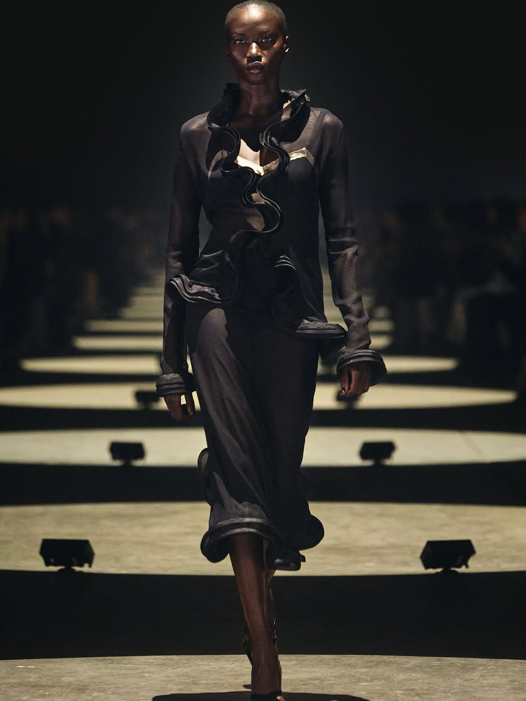 @khaite ss27 show by @cateholstein 

casting by @piergiorgio @helenaballadino @brantreras @helenaamare 

@guidopalau 
@patmcgrathreal