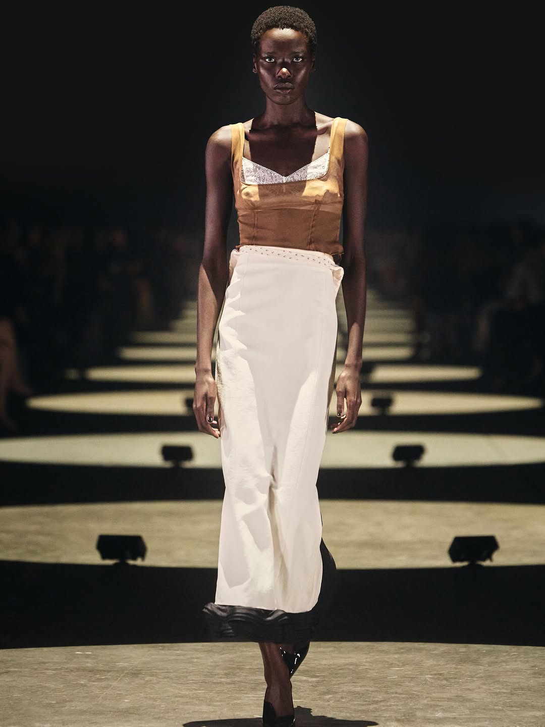 @khaite ss27 show by @cateholstein 

casting by @piergiorgio @helenaballadino @brantreras @helenaamare 

@guidopalau 
@patmcgrathreal