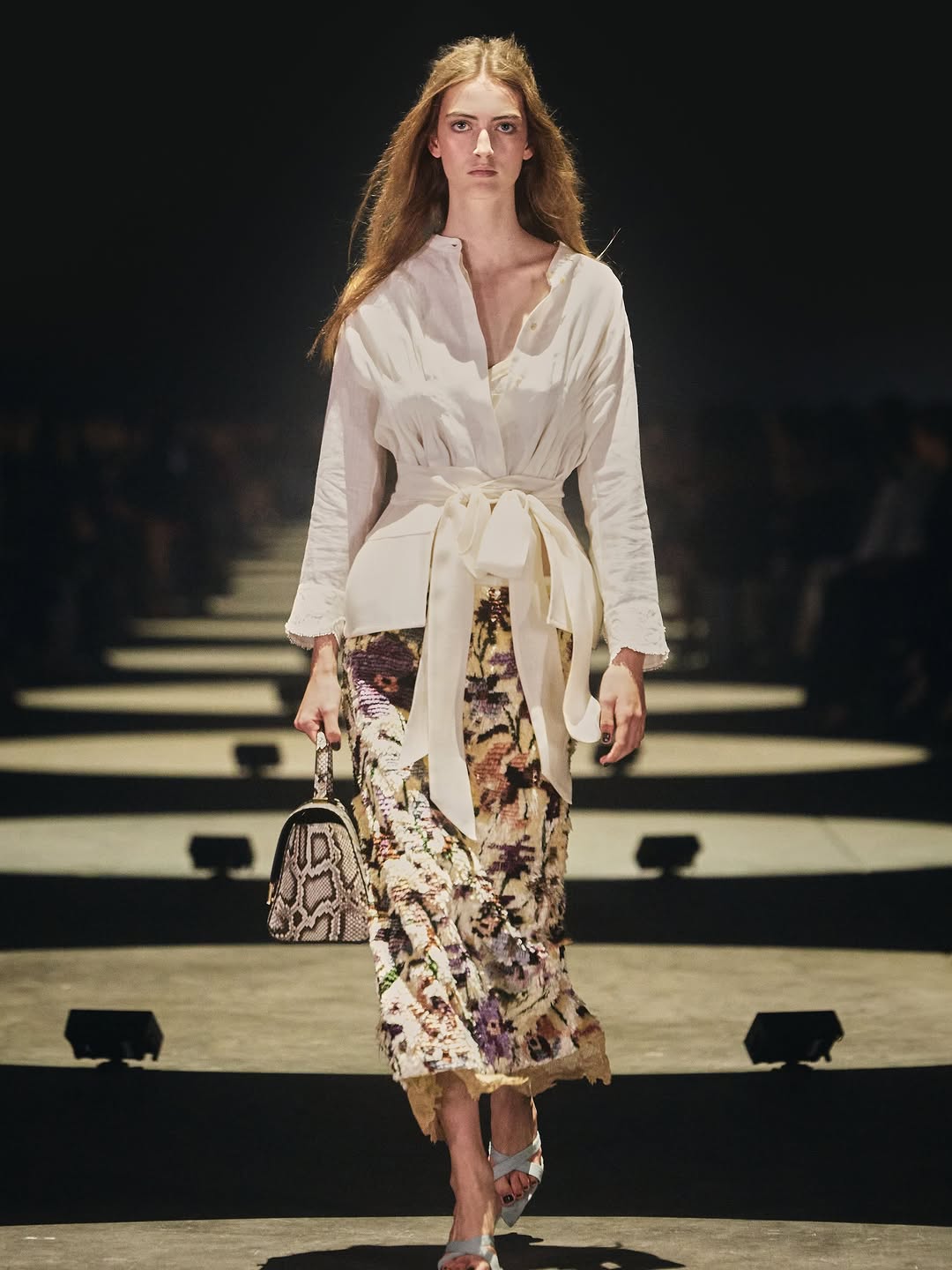 @khaite ss27 show by @cateholstein 

casting by @piergiorgio @helenaballadino @brantreras @helenaamare 

@guidopalau 
@patmcgrathreal