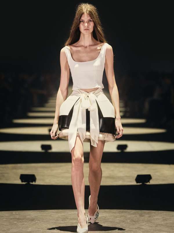@khaite ss27 show by @cateholstein 