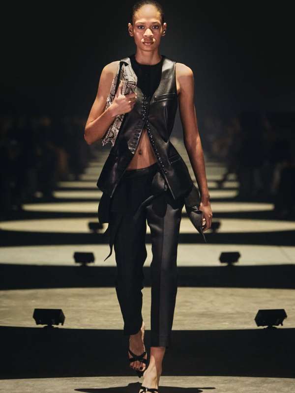 @khaite ss27 show by @cateholstein 
