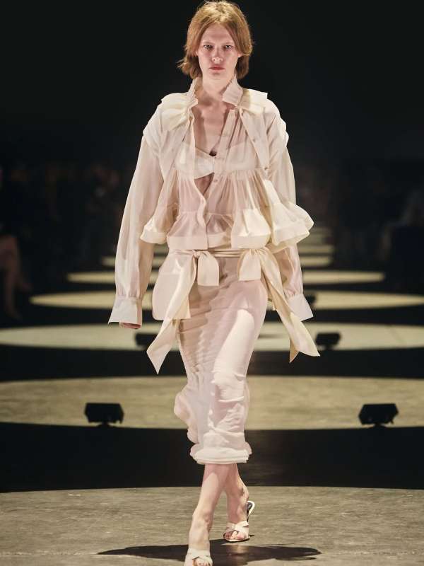 @khaite ss27 show by @cateholstein 