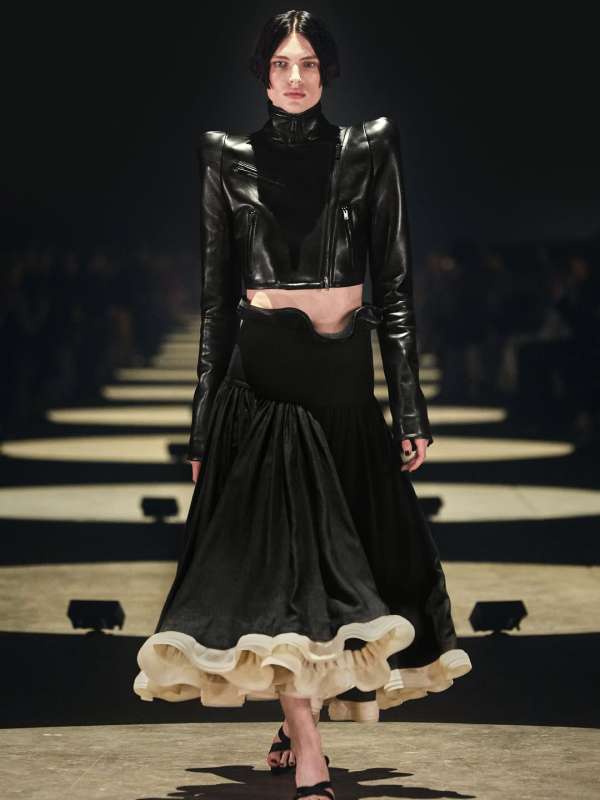@khaite ss27 show by @cateholstein 