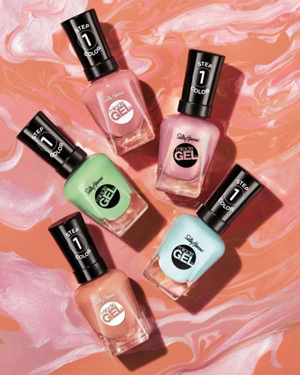 @sally_hansen campaign with retouching by u...