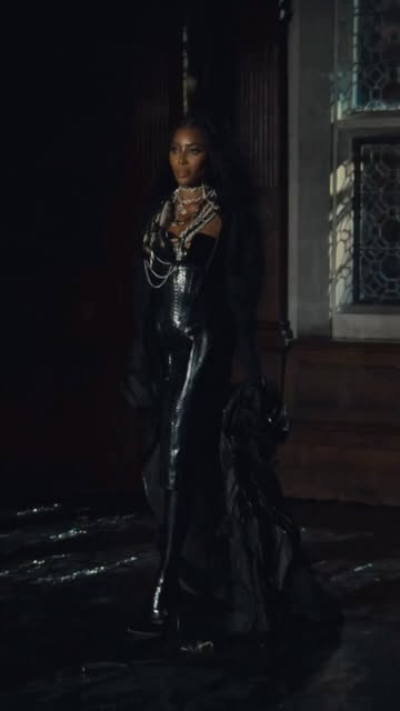 Dilara Findikoglu SS26 Runway Show “Cage of...