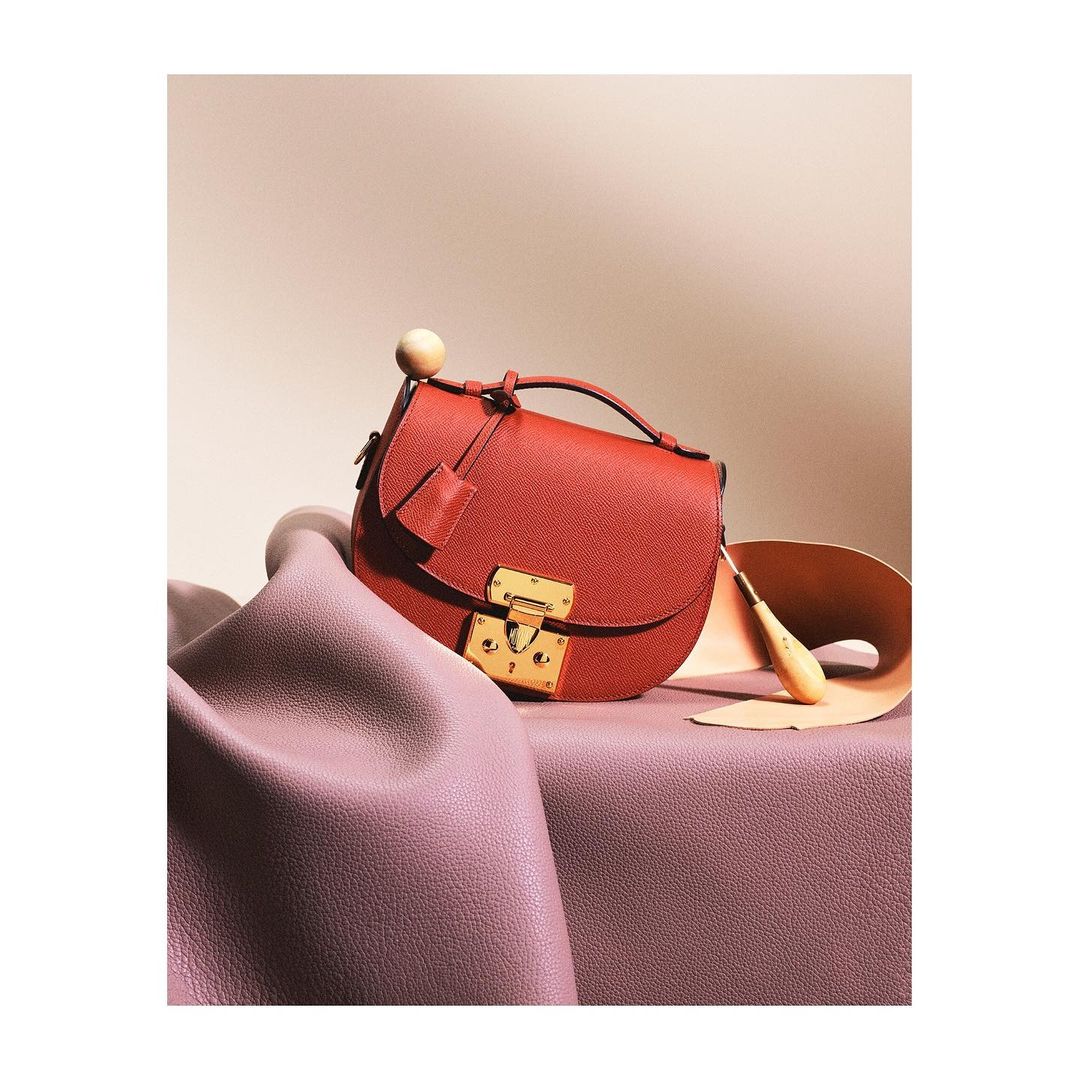 MOYNAT |  Jan. 22