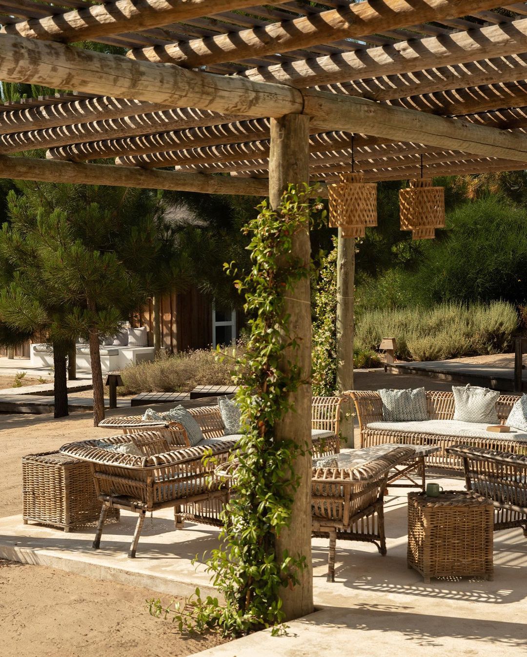 MilK Decoration |  Sep. 22