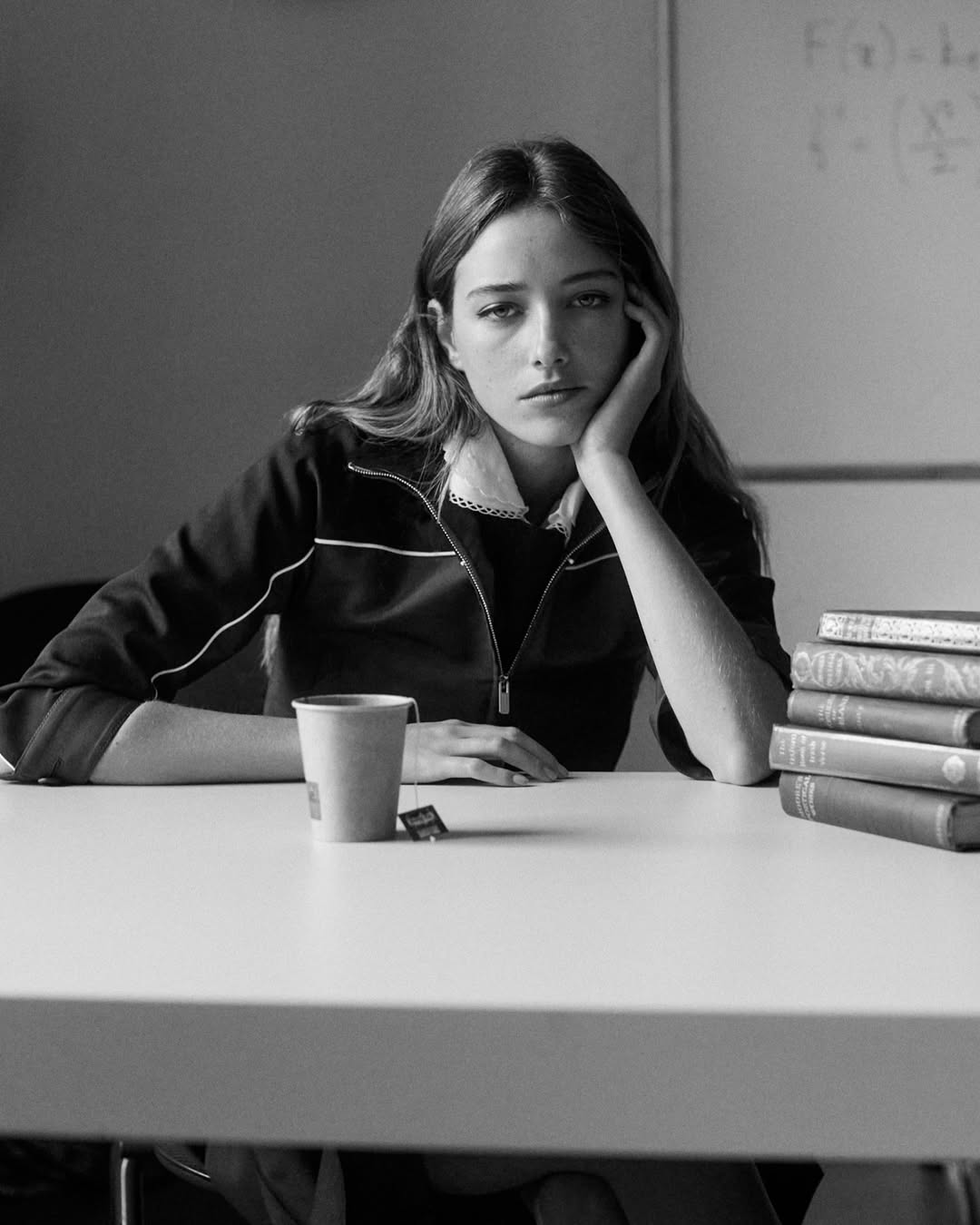 Produced by EYESEE
LOUISE GALAN for FLAIR
Shot by ...