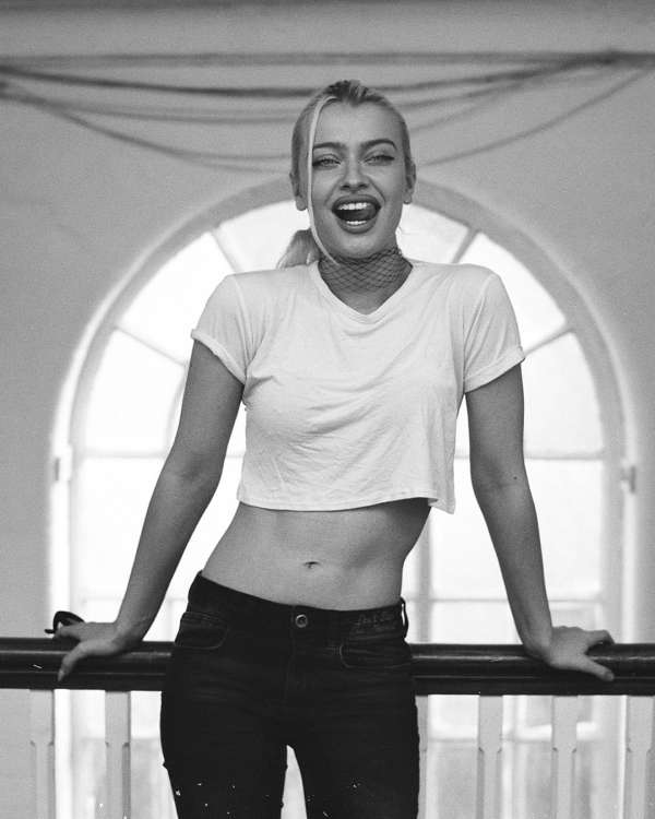 FAVOURITE COLOUR: BLACK