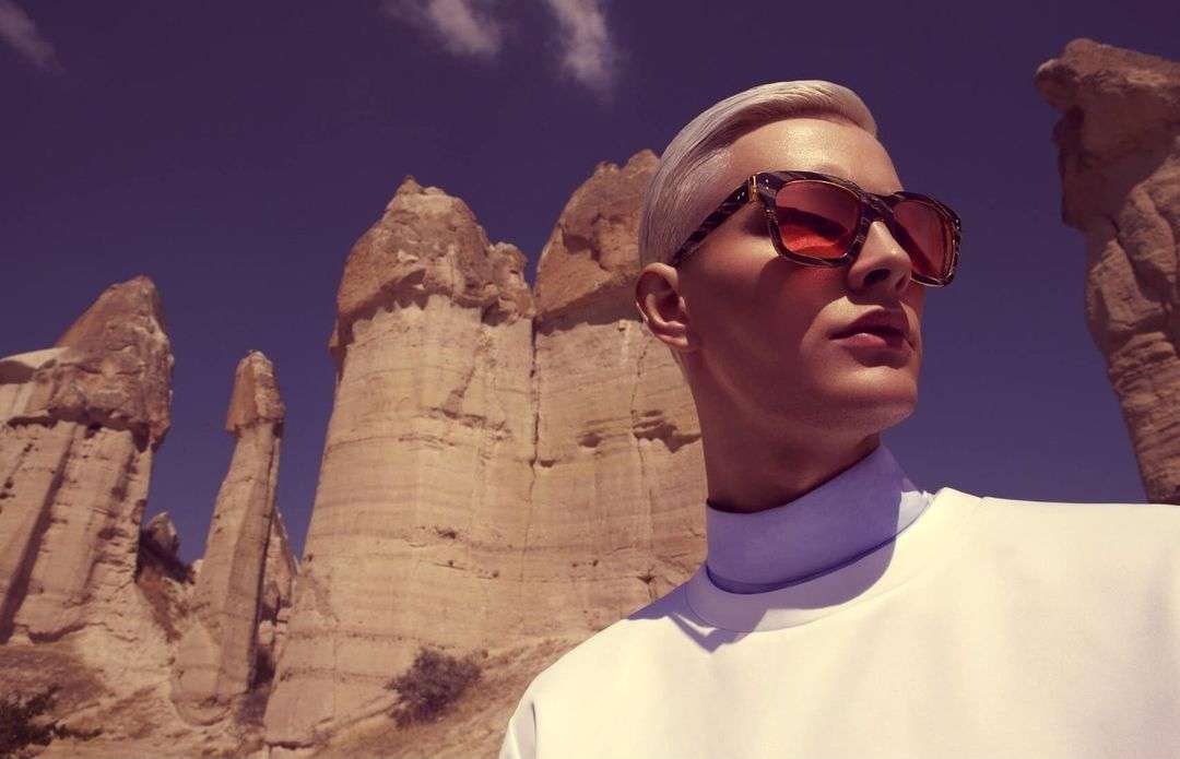 Linda Farrow |  May. 23