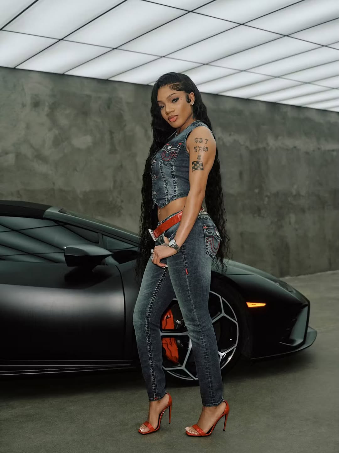 @truereligion ICONs  campaign x @glorillapimp @dukedennis shot @flashbx.studio MatrixBx stage #truereligion #glorilla