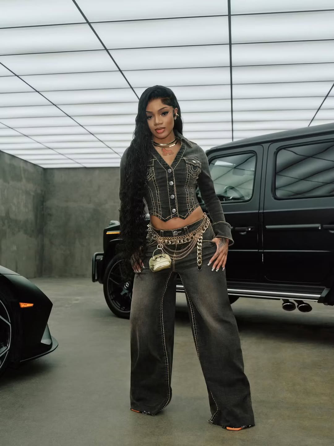 @truereligion ICONs  campaign x @glorillapimp @dukedennis shot @flashbx.studio MatrixBx stage #truereligion #glorilla