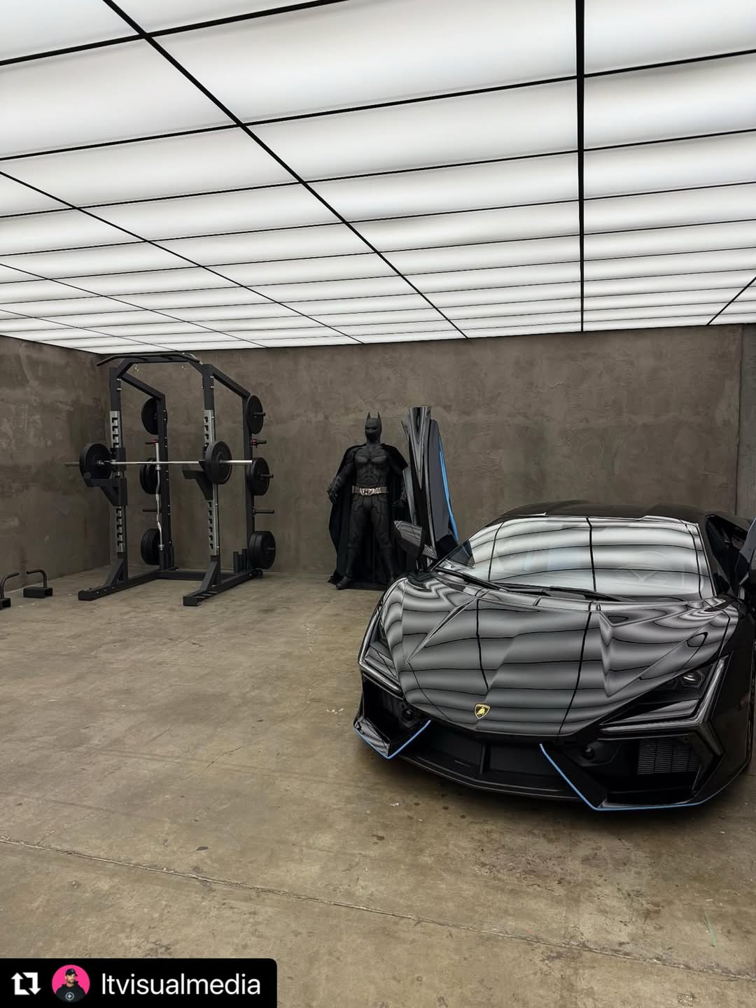 @youngla x Batman 🦇 collab shot on MatrixBx Stage 2 @flashbx.studio