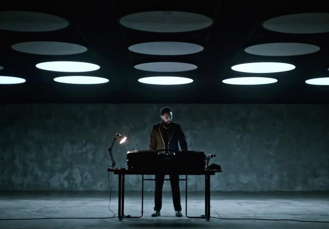 Assemble your arsenal with Intelligent sound design. @noctal.xyz  commercial shot @flashbx.studio LightBx Stage 3.
#studio #light