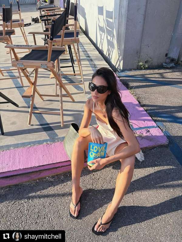 Fun day with @shaymitchell @flashbx.studio ...
