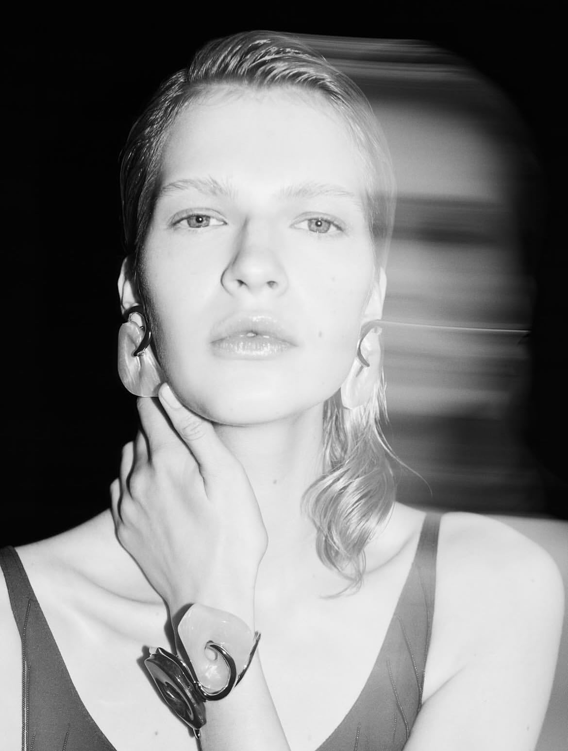 @giada_montenapoleone Spring/Summer 2026
@aivita.muze photographed by @bibicornejoborthwick. 
Styling @kaisergrams
Casting @shaunbeyen
Make-up @cosettagiorgetti
Hair Styling @lorisrocchi
Manicurist @annarelinnocentefurina