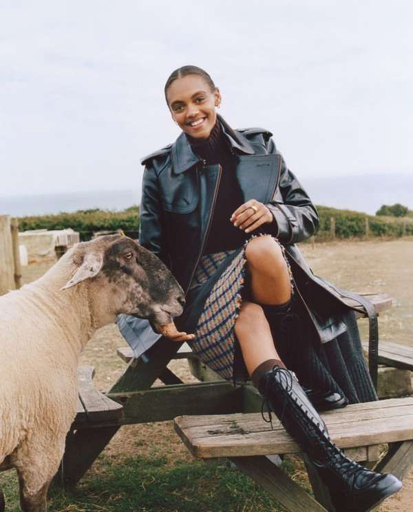 @bebe.parnell photographed by @tobycoulson ...