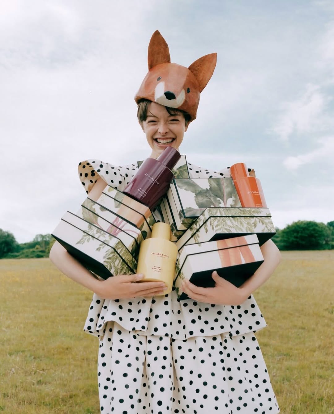 A bountiful harvest of seasonal scents story  photographed by @tobycoulson for @jomalonelondon .  Creative Director David Pugh
Art Production Director @lilymay_oakey  Set design Clarisse d’Arcimoles @mckinlochstudio
Costume @spencerhorne1
Casting @lisadymph
Make up @mariebruce
Hair @liztaw
Veg Makers @emmalouisesculpture & @oddstudiolondon
@2dmmanagement
Lab @rapideye @chriscookehandprints 
Production Delich Co @delichproject @amaliaproductions_