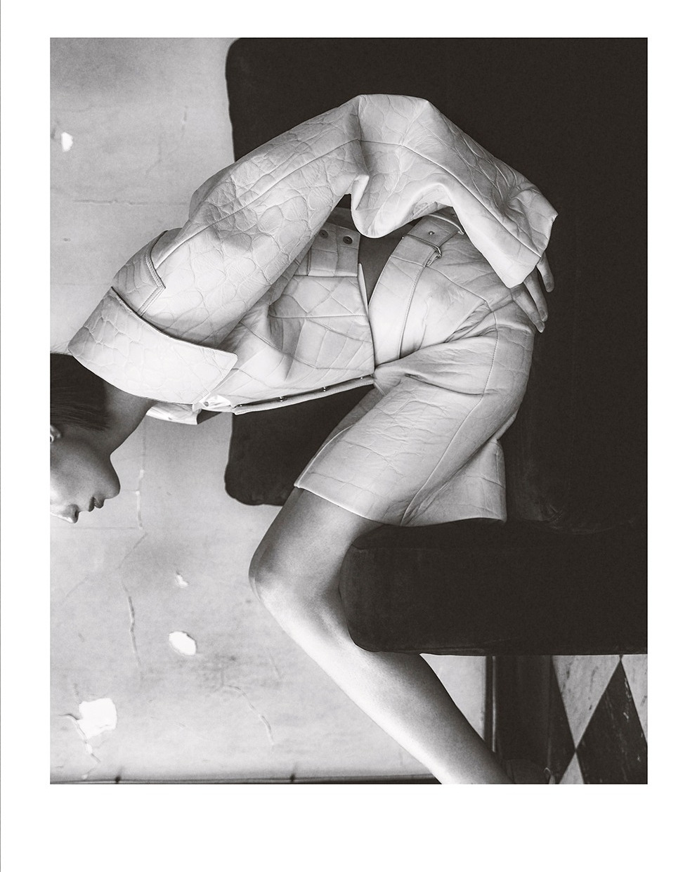 Fashion photographer @khaksariarash, winner of the Picto Grand Prize for Fashion Photography, highlights the natural beauty of his models and objects through surreal black-and-white imagery.

Prints @granondigital