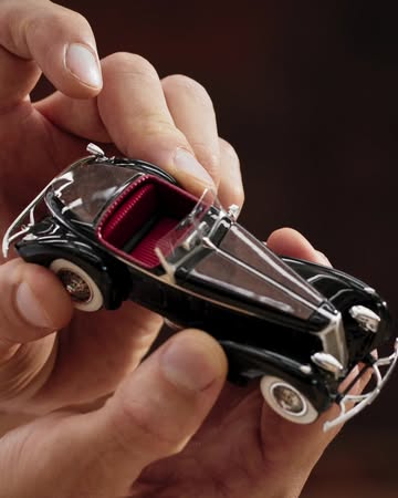 @loropiana at @bergdorfs and @goodmans 