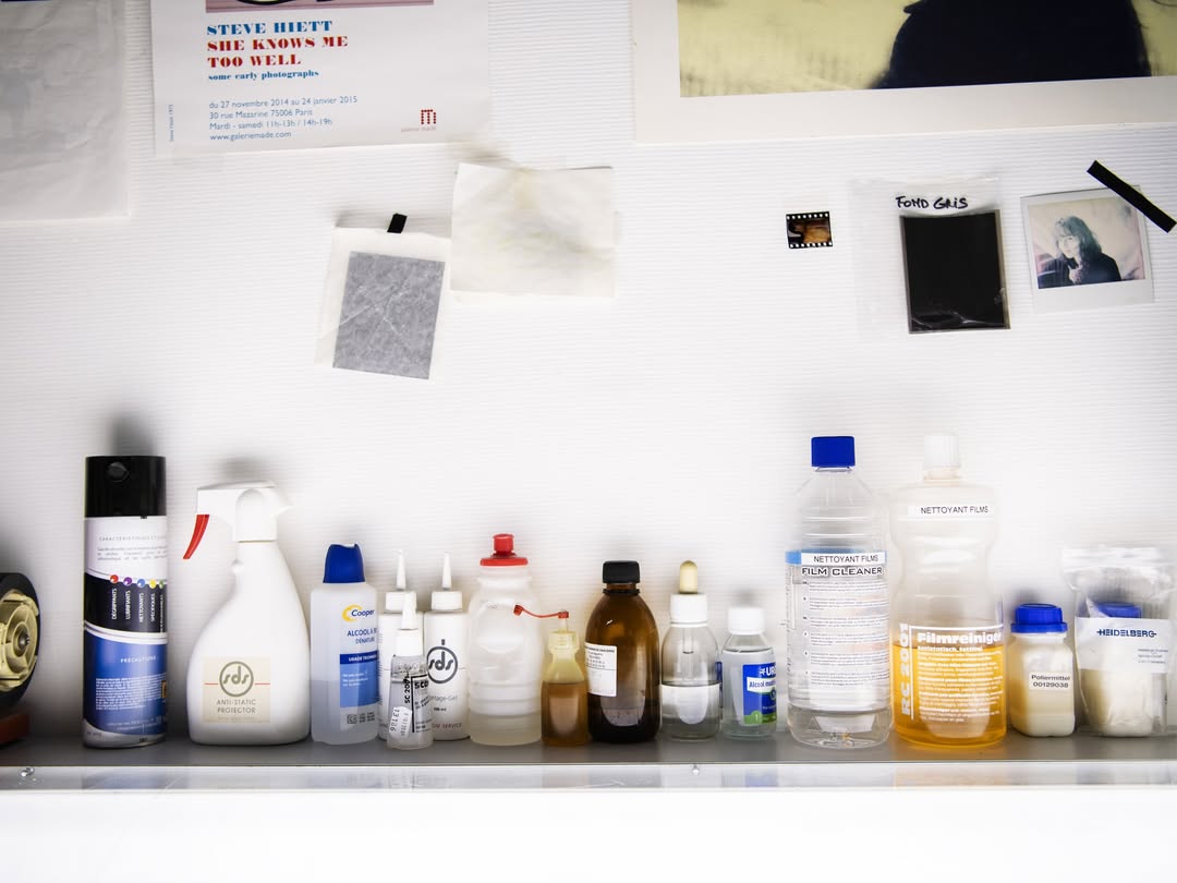 At Granon Digital, we specialize in high-end photo and video postproduction services, tailored to meet the exacting standards of artists, photographers, and creative professionals. With a deep understanding of visual storytelling and technical precision, we offer a complete range of services designed to bring your vision to life - seamlessly and beautifully.

Scanning an analog image is not about copying it. It is about interpreting a negative: understanding its material, its light, and its intention. Every film reacts differently. Every image carries its own densities, contrasts, and grain. A successful scan therefore depends on precise decisions - choosing the right resolution, applying rigorous color management, and finding a faithful balance between detail and contrast.
At Granon Digital, each image is treated individually. Negatives, slides, and prints are digitized using professional tools, with meticulous attention to every detail - from the deepest blacks to the finest highlights.

Scanning becomes an essential step in the photographic process. It prepares the image for archiving, retouching, printing, or distribution, without ever betraying its original rendering.

Because a successful scan does not seek to transform an image.
It seeks to reveal it - with precision and uncompromising standards.