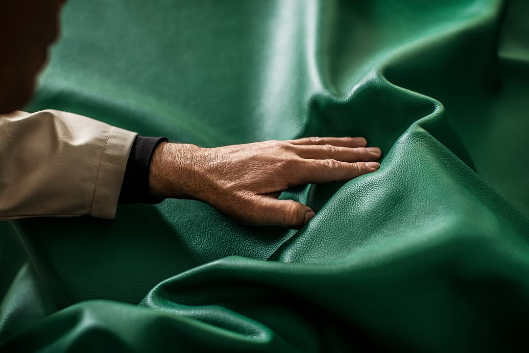 From the 1930s to the present day, the Speedy stands as a lasting symbol of @louisvuitton 's travel heritage - reimagined by@pharrell , where generations of craftsmanship come together to shape a new chapter of modern movement in the hands of master artisans.

directed by @polbaril  represented by @julianmeijeragency 
camera operator@emmanuellafay  and @huglec 
original music by @arthur.doue 
retouching by@granondigital