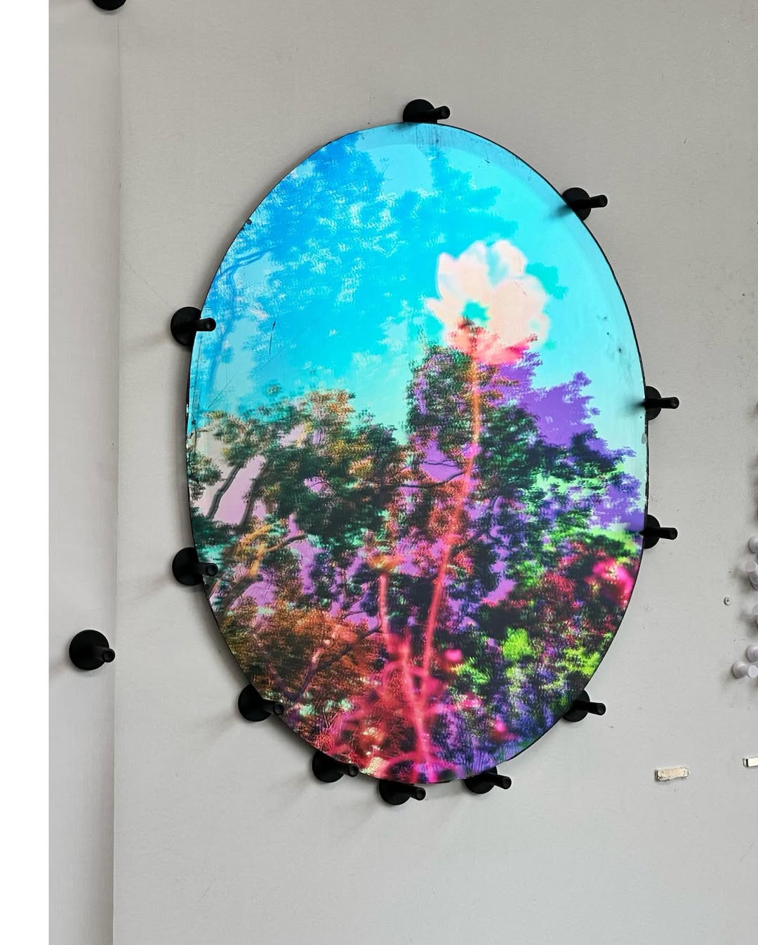 Behind the scenes in the studio, in preparation of ‘Woodland’, my upcoming exhibition with @linbuckfield at the Barn on Skunk Ln in Cutchogue, NY, on view on September 20 & 21. 

Pictured here are unique artworks on recycled antique mirrors sourced locally from estate sales, antique shops and friends on the North Fork of Long Island. 

•
•
•
#karinelaval #woodlands #cosmos #contemporaryart #contemporaryphotography #artcollector #artandnature #analogmanipulation #mirror #reflectiveart #kineticart #experimentalphotography #interactiveart #visualalchemy #meadow #artandecology #ecoart #artistgarden
