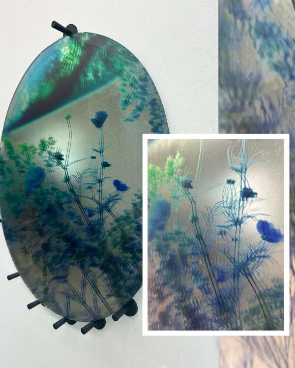 Behind the scenes in the studio, in prepara...