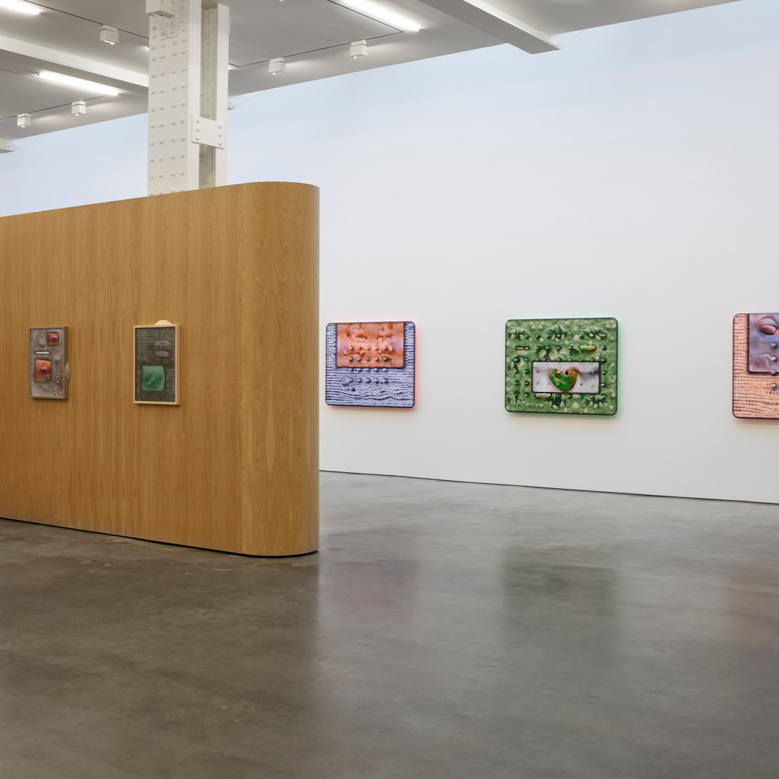 Tishan Hsu "Emergence" at Lisson Gallery, NY,NY 2026

For the show Tishan used Griffins UV printer to create works on stretched linen, Duralar, and gessoed wood panels. All of the wood panels were also sprayed in house with our protective water based UV varnish, adding extra protection against scratches, light, and handling.

 For over four decades, Hsu has
investigated the advancing intersection between the human body and technological systems, developing a singular
material language that blends digital imagery, industrial surfaces, and biomorphic forms. 

.
.
.
#lissongallery #tishanhsu #contemporaryart #contemporaryartists #uvprinting #uvprint #griffineditions #photography #painting #digitalphotography