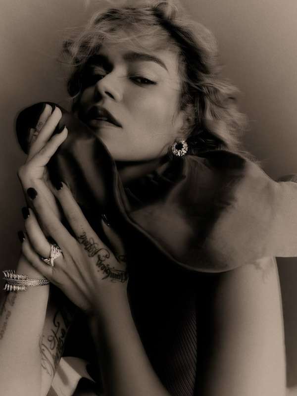 @karolg for @elleusa 