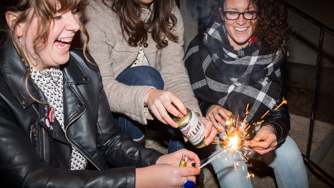 Giant Giants X INTO IT Apr. 26