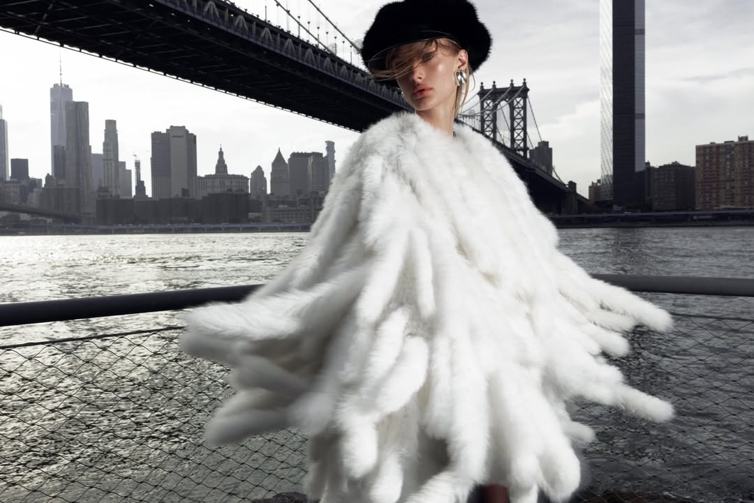 MAD HATTER For V156 @vmagazine

Photography @mescondi (@lgamanagement )
Post @may.glbl
Fashion @annatrevelyan
Talent @kris_grikaite (@thelionsmgmt)
Video @davidibarron
Makeup @raisaflowers (@_e.d.m.a) using @maccosmetics
Hair @_roddi_ (@bryantartists) using @oribe
Manicurist @sonyameesh (@forwardartists) using @chanel
Digital Technician @jacquescoozi
Production @localsworldwide
