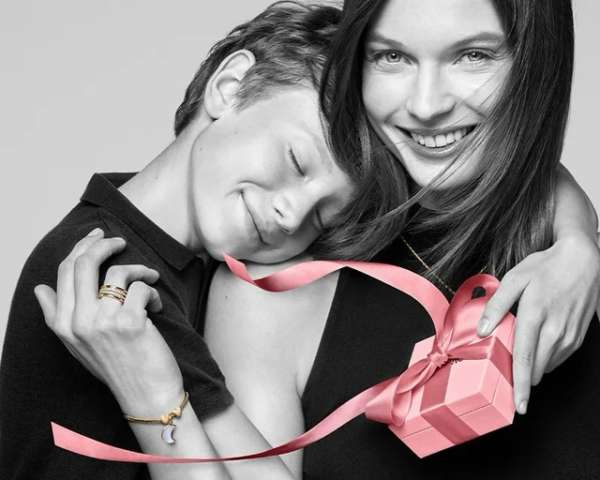 Pandora Holiday 2025 Campaign photographed ...