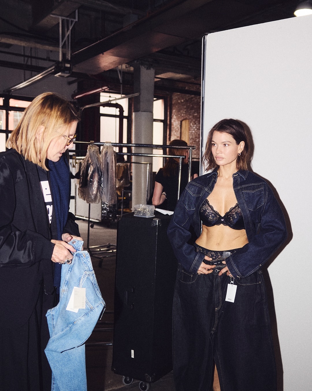 Behind the scenes of the Wacoal new campaign “Un...