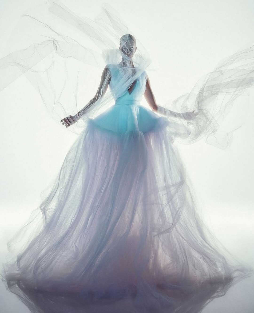 The @lever_couture Bride by @lessjaverlingieri shot at Hubble Studio 📸

Photo by @sofiaandmauro
Creative Direction @jennywilliams.
Model @alyonasubbotina
Make up @terezkafras
Hair @bdale38
Stylist @zankovska
Set Design @itsisaacaaron
Jewelry by@solo_for_diamonds
Lighting @lighteously_yours
Producer @rickrosephoto