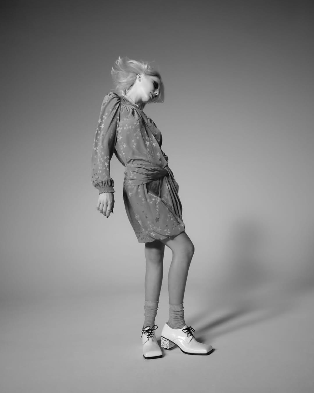 A look back to @emmachamberlain for @flauntmagazine Issue 184, The Tempest Issue. 👽

Location: @hubblestudio
Emma wears @Kwkbykaykwok top and skirt and @Cartier necklace and ring.
Photographed by @Kanyalwana
Styled by @MuiHai
Written by @BeatriceHazlehurst
Hair: @SamiKnightHair
Makeup: @AlexandraaFrench
Nails: @ThuyBNguyen
Set Design: @wanenmacher at @wanenmacherstudios
Creative Consultant: @bradenmyus
Flaunt Film: @NateRynaski
Style Assistants: @YahGirlMeggy, @JusticeCitsuj, and @DavidXGomez
Production Assistant: @franchescabaratta