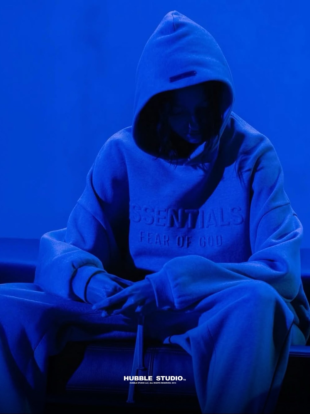 THE WORK HAS NAMES: JERRY LORENZO
Since founding Fear of God in 2013, Jerry Lorenzo has helped reshape the language of modern American luxury, bringing together fashion, sportswear, music, and culture through a distinct creative perspective.
His vision continued with the introduction of ESSENTIALS in 2018, creating a more accessible expression of the Fear of God identity.
For the Fall 2025 ESSENTIALS campaign, Lorenzo collaborated with legendary filmmaker Hype Williams to revisit the visual language of Williams’ iconic 1998 film Belly, bringing a new perspective to a defining moment in hip-hop cinema.
Shot at Hubble Studio, the project brought together two influential creative minds whose work continues to shape the intersection of fashion, music, and film.
As part of our ongoing series, THE WORK HAS NAMES, we’re highlighting the people and projects that have become part of Hubble’s creative history.
Wishing Jerry Lorenzo a happy belated birthday. Thank you for continuing to push culture forward.
Jerry Lorenzo × Hype Williams × Fear of God ESSENTIALS
#HubbleStudio #JerryLorenzo #FearOfGod #Essentials #HypeWilliams