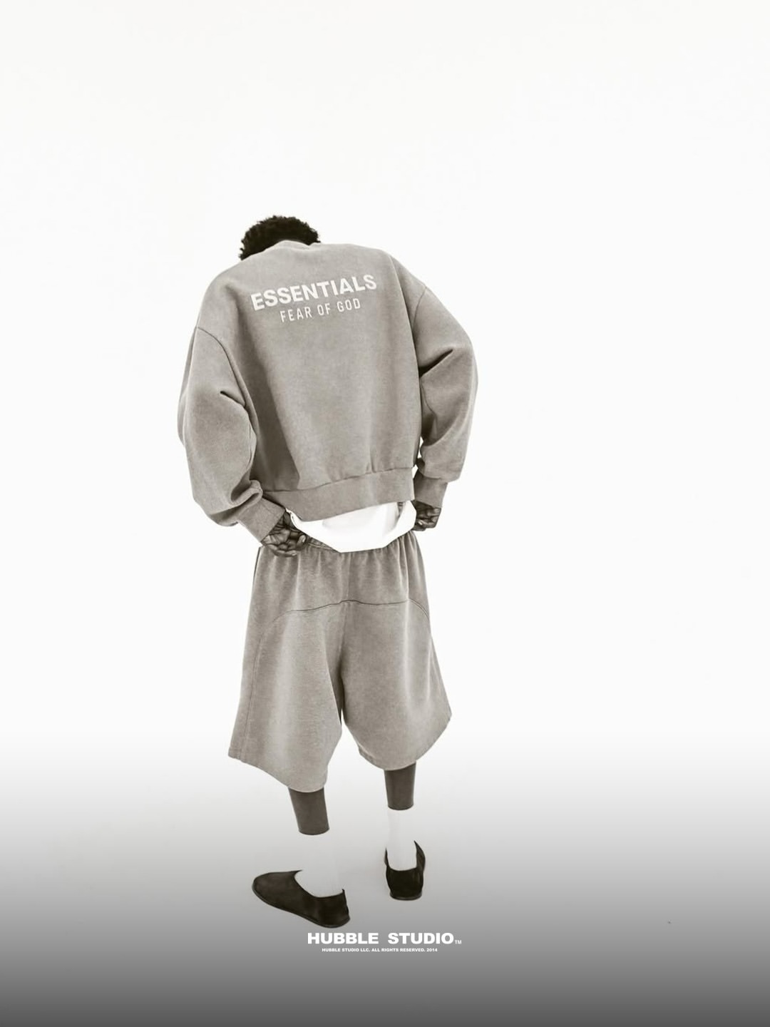 THE WORK HAS NAMES: JERRY LORENZO

Since founding Fear of God in 2013, Jerry Lorenzo has helped reshape the language of modern American luxury, bringing together fashion, sportswear, music, and culture through a distinct creative perspective.

His vision continued with the introduction of ESSENTIALS in 2018, creating a more accessible expression of the Fear of God identity.

For the Fall 2025 ESSENTIALS campaign, Lorenzo collaborated with legendary filmmaker Hype Williams to revisit the visual language of Williams’ iconic 1998 film Belly, bringing a new perspective to a defining moment in hip-hop cinema.

Shot at Hubble Studio, the project brought together two influential creative minds whose work continues to shape the intersection of fashion, music, and film.

As part of our ongoing series, THE WORK HAS NAMES, we’re highlighting the people and projects that have become part of Hubble’s creative history.

Wishing Jerry Lorenzo a happy belated birthday. Thank you for continuing to push culture forward.

Jerry Lorenzo × Hype Williams × Fear of God ESSENTIALS

#HubbleStudio #JerryLorenzo #FearOfGod #Essentials #HypeWilliams