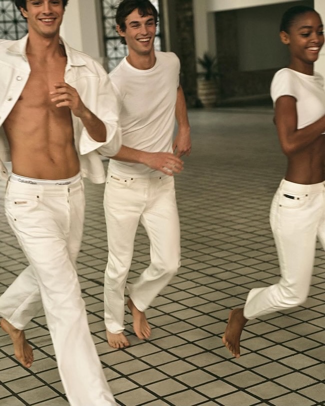 Calvin Klein Monochromatic Summer Collection

#hudsonloft #hudsonloftproduction #calvinklein