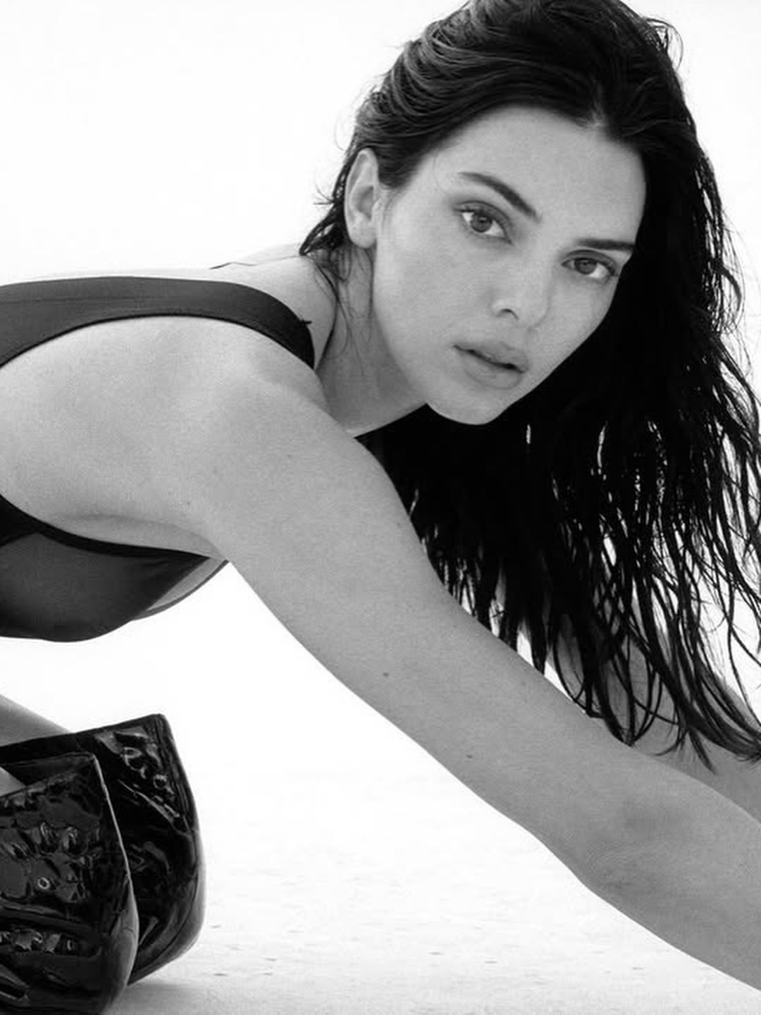 Vogue France x Kendall Jenner

📷: @renellmedrano 

production: @faragoprojects 
fashion: @mr_carlos_nazario 
hair stylist: @jawaraw 
makeup artist: @farahomidi 
nail manicure: @nailglam 
set designer: @heathmattioli 
journalist: @amyverner 

#hudsonloft #hudsonloftproduction #kendalljenner #voguefrance