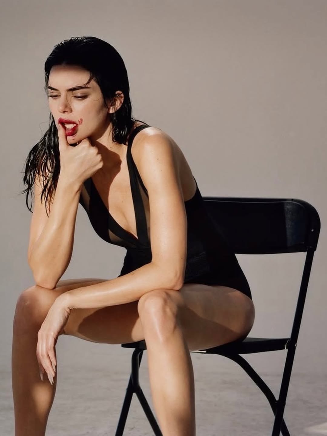 Vogue France x Kendall Jenner

📷: @renellmedrano 

production: @faragoprojects 
fashion: @mr_carlos_nazario 
hair stylist: @jawaraw 
makeup artist: @farahomidi 
nail manicure: @nailglam 
set designer: @heathmattioli 
journalist: @amyverner 

#hudsonloft #hudsonloftproduction #kendalljenner #voguefrance