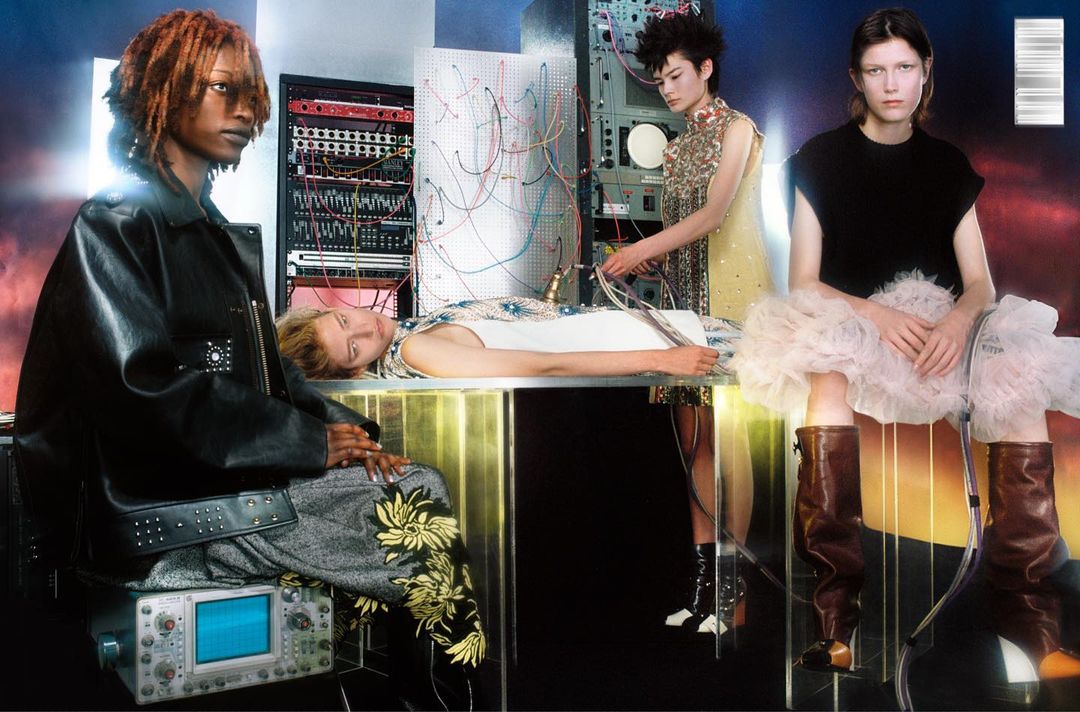 Modern Weekly Style |  Aug. 21