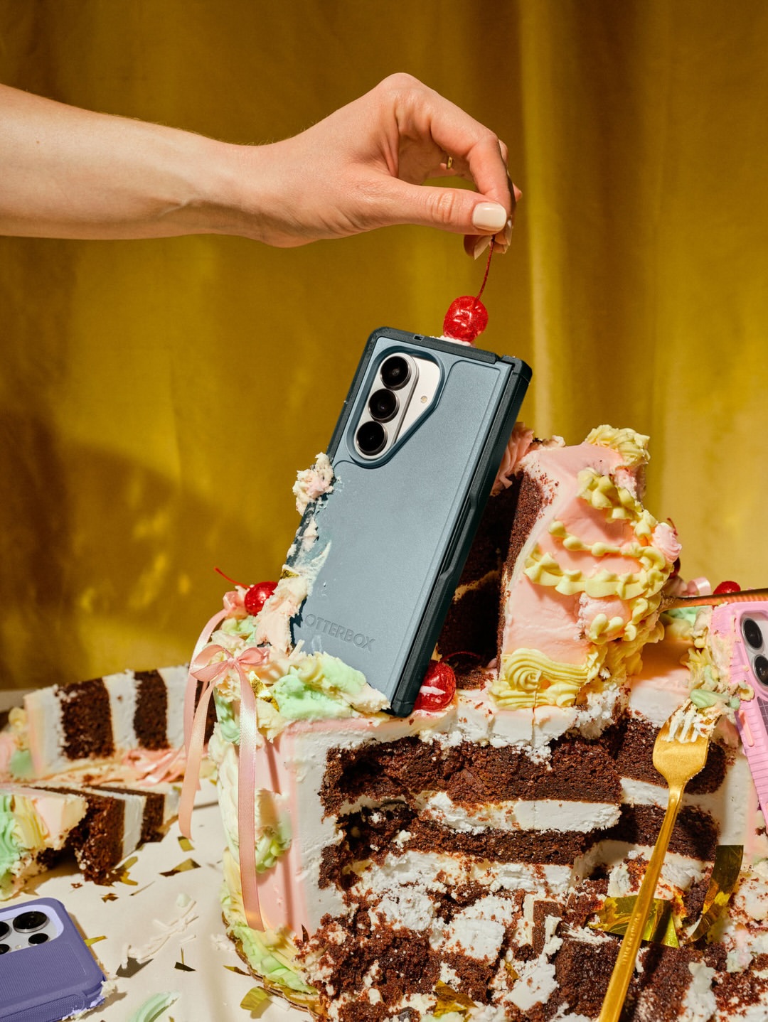 Lauren Jones X Otterbox Dec. 25