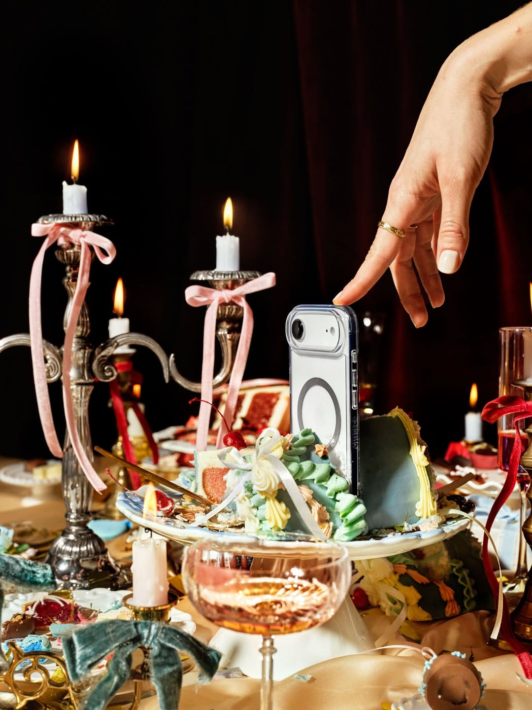 Lauren Jones X Otterbox Dec. 25