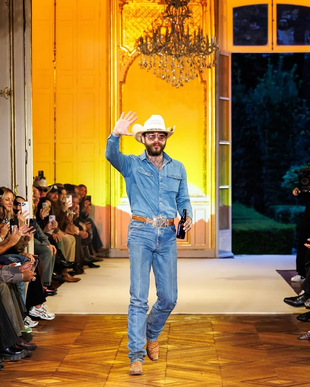 Yeehaw !
Had the chance to cast the first @postmalone collection 
@austinpostapparel 
Styling by @dfsablon ✨
Hair by @ryonarushima 
Makeup by @stephaniekunzmakeup 
Prod by @kitty_events 🐈🖤
Casting by @lyliamari and me